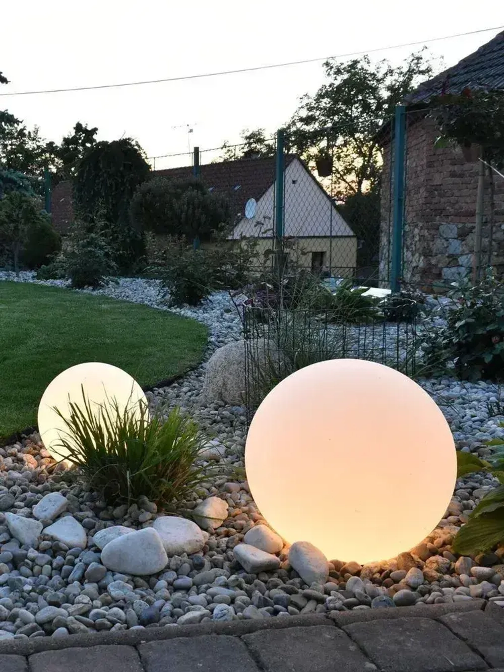 Ландшафтный светильник Белый Шар 40 см