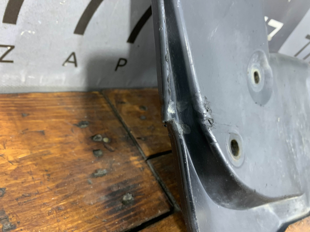 Брызговик передний правый Toyota Land Cruiser 200 15-21 Б/У Оригинал 7662160160