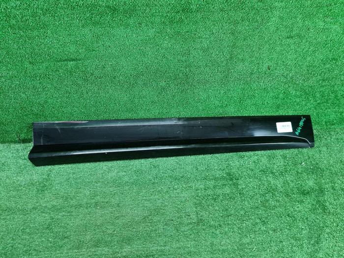 Накладка двери правая Audi Q5 2 80A (2017-н.в.)