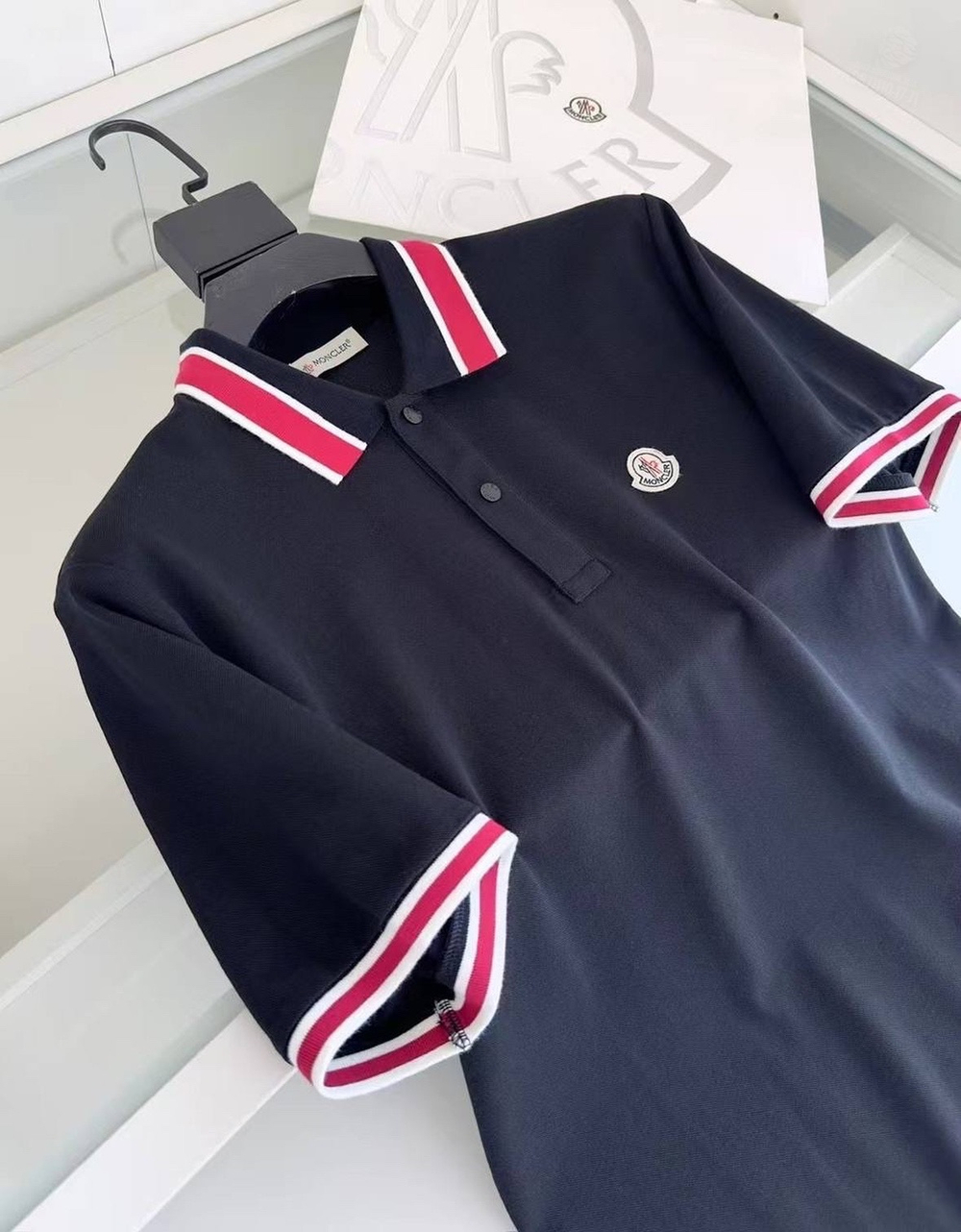 Поло Moncler
