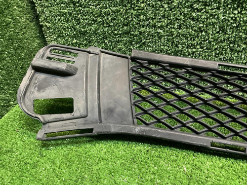 Решетка переднего бампера Mercedes E W213 (20-23)