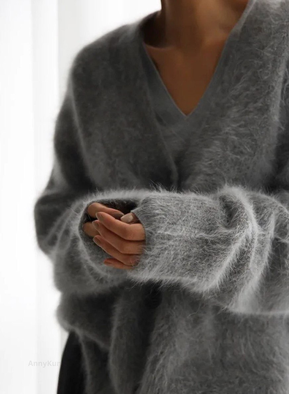 Удлиненный пушистый кардиган серый