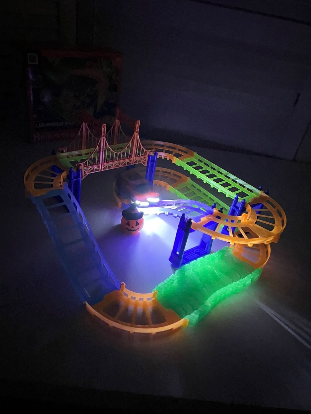 Игровой набор Автотрек светится в темноте (201885668)