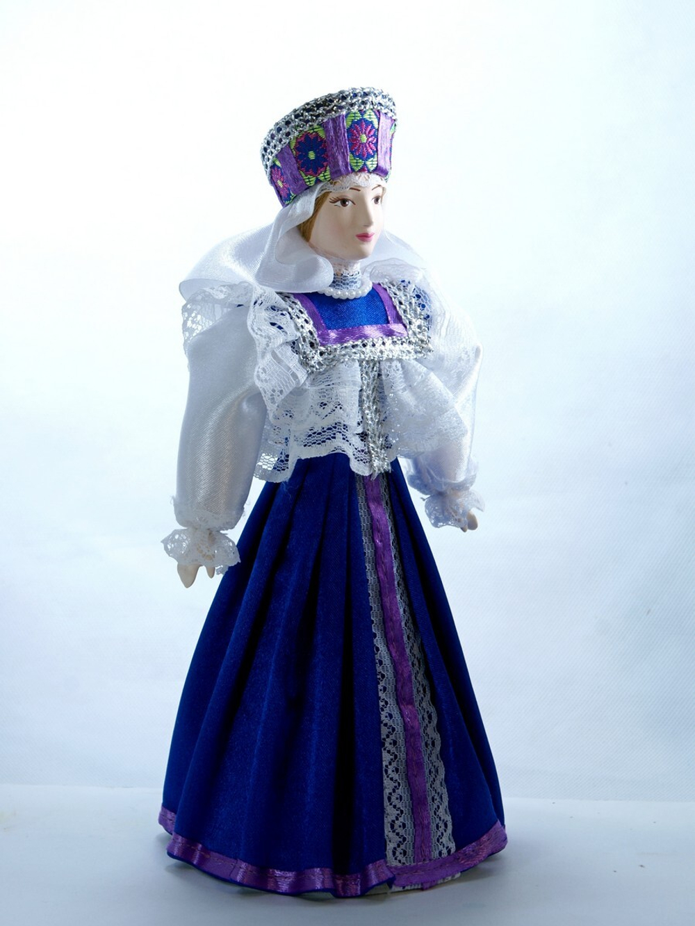 Кукла коллекционная в Свадебном женском костюме.