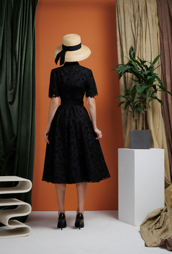 Кружевное платье с короткими рукавами черное 08-01-25 SS