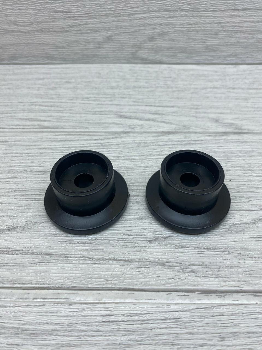 Колесо для мебели ролик для дивана диаметр 48 мм отверстие 10 мм 2 шт