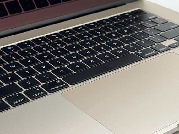 MacBook Air 15 m3 16/256gb Starlight