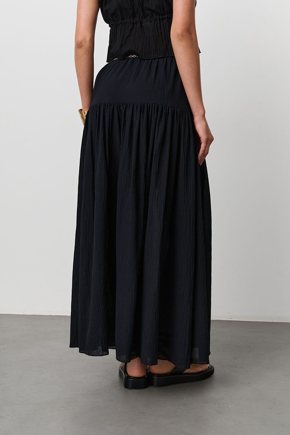 Юбка макси с разрезом из жатого хлопка черного цвета