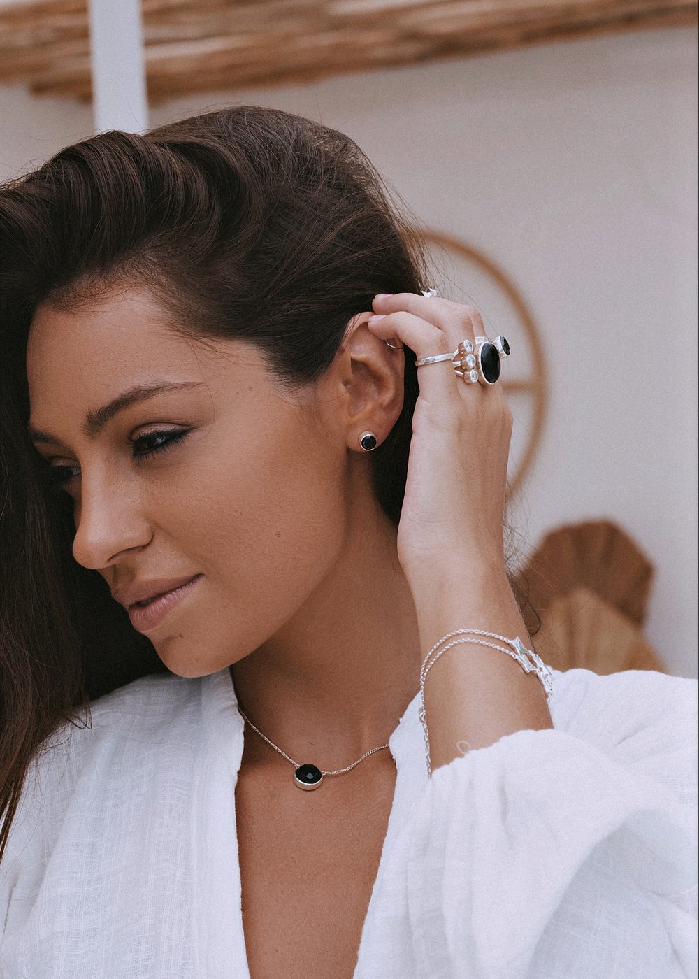 Серьги-пусеты с черным цирконом