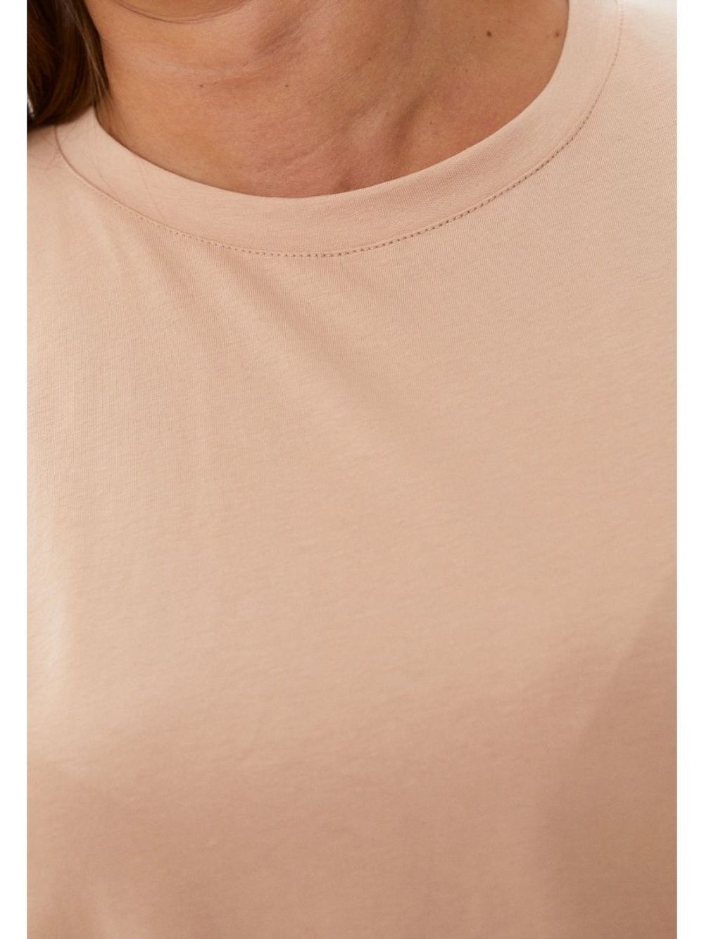 Футболка со спущенным рукавом