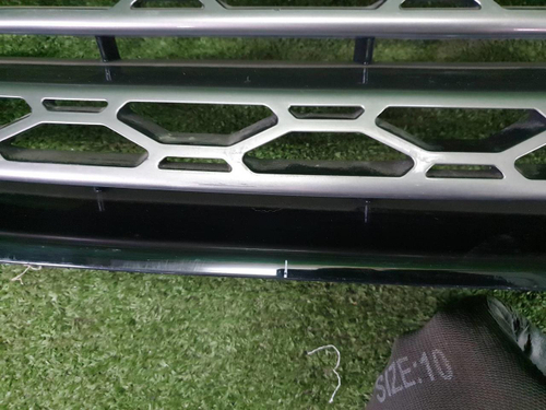 Решетка радиатора Land-Rover Discovery 5 (2016-2021)