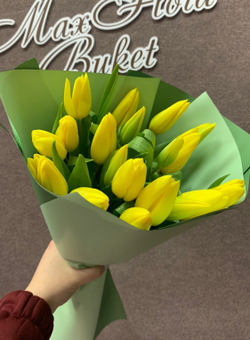 Букет 21 тюльпан 8 Марта М-60