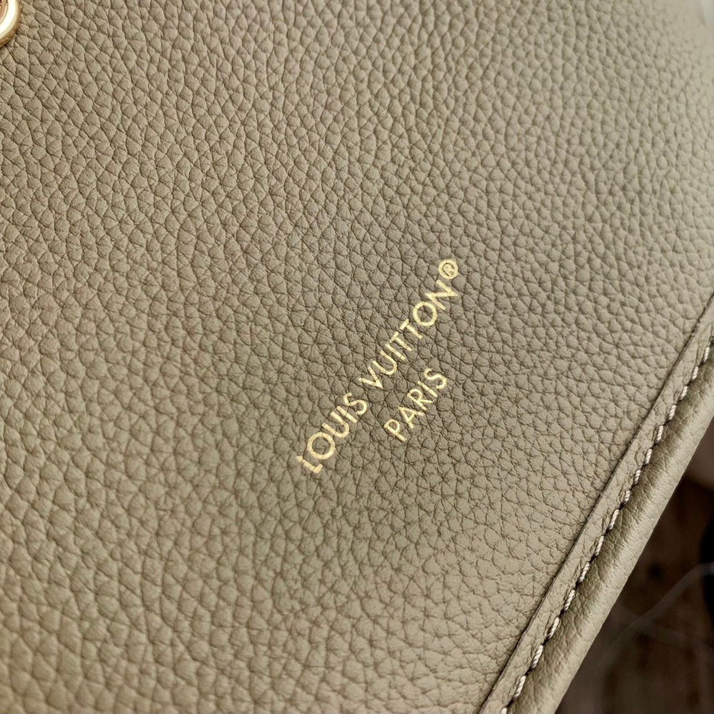 Louis Vuitton Neverfull Bandouliere Inside Out BB