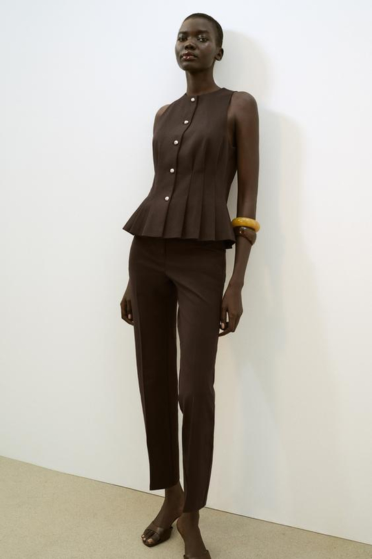 ZARA УКОРОЧЕННЫЕ БРЮКИ MINI FLARE, КОРИЧНЕВЫЙ