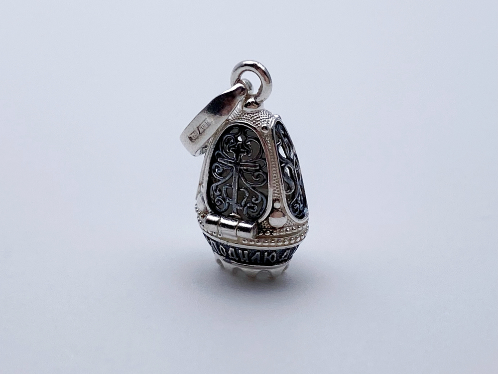 Ладанка из серебра/Чернение/С подвижным ухом/Со вставкой из красного фианита/Матрона