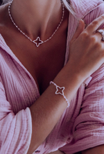 Колье «Клевер» с бусинами из розового кварца