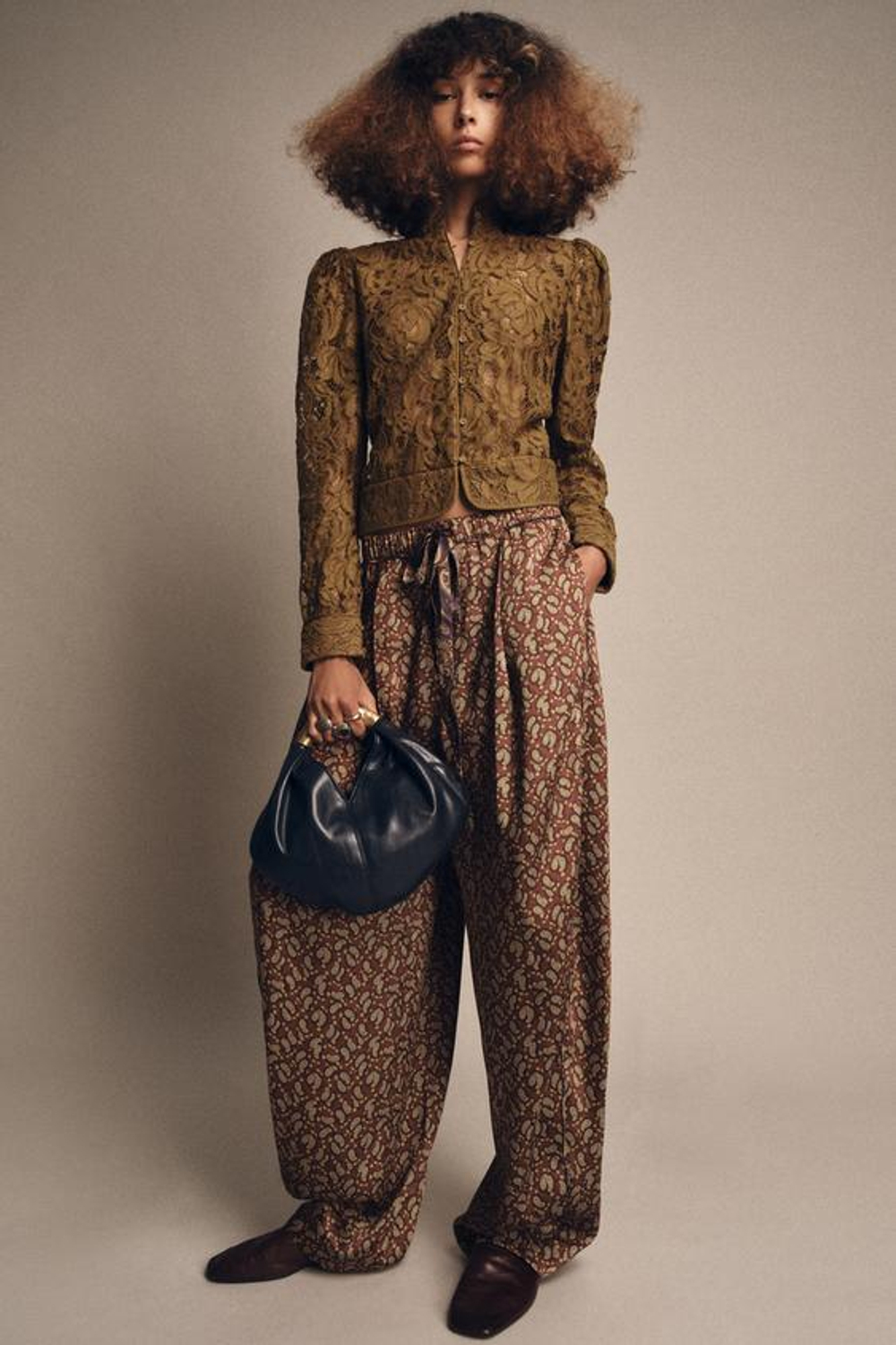 ZARA СУМКА С МЕТАЛЛИЧЕСКОЙ РУЧКОЙ, МОРСКОЙ СИНИЙ