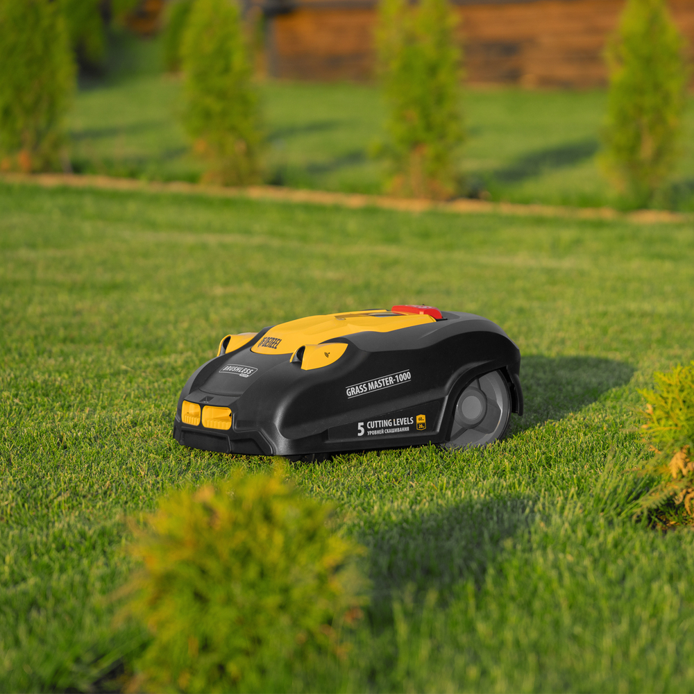 Робот-газонокосилка Grass Master 1000  1000м², 3Ач, 28V, LCD дисплей, Wi-Fi Denzel