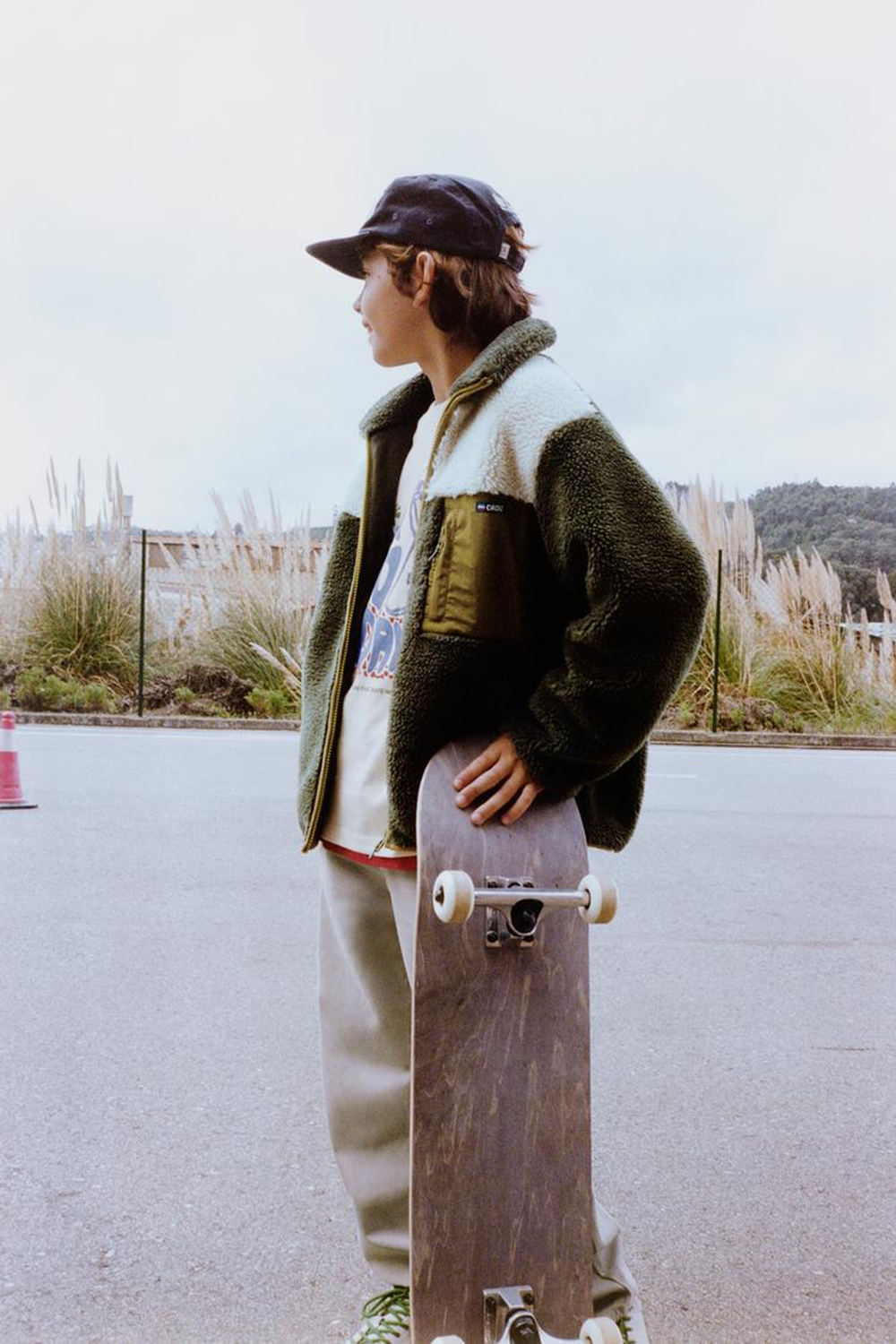 ZARA КУРТКА ИЗ ИСКУССТВЕННОЙ ОВЧИНЫ В СТИЛЕ КОЛОР-БЛОК, ХАКИ