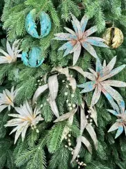 Ветвь-цветок Кариота бежевая 30 см., 1 шт., Christmas DeLuxe (86736)