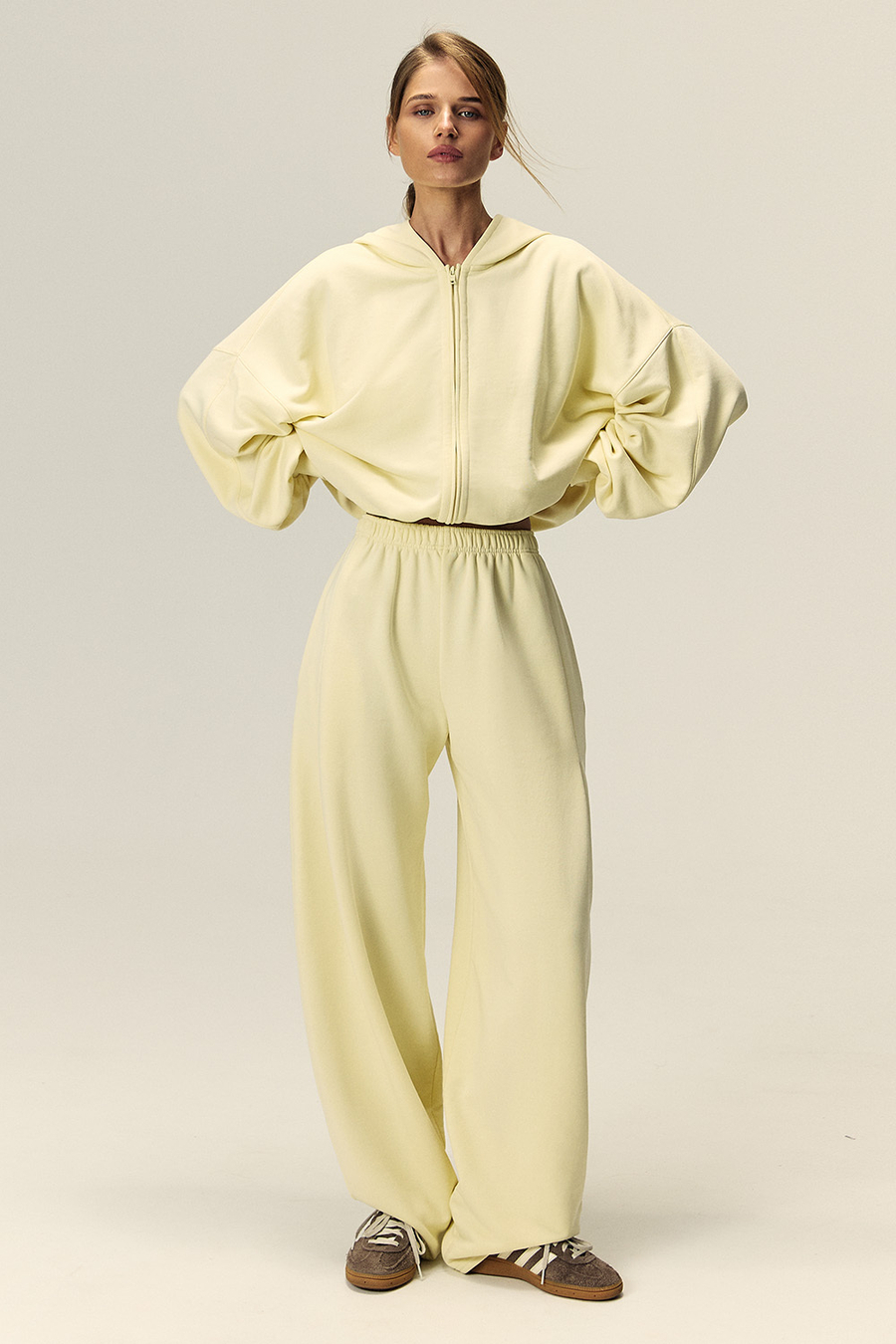 Штаны бананы с защипами Ваниль