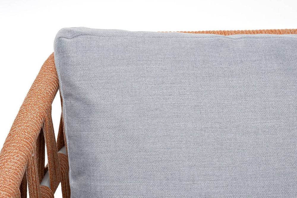 "Диего" диван 2-местный плетеный из роупа, каркас алюминий светло-серый (RAL7035) муар, роуп оранжевый меланж круглый, ткань светло-серая