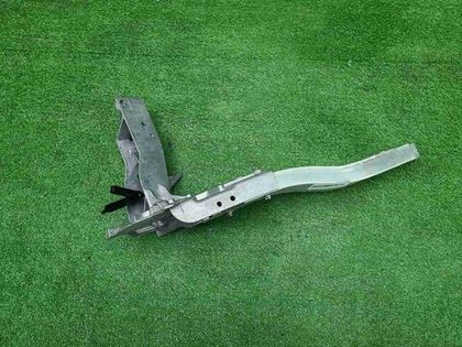 Кронштейн передней панели Mercedes GLC X253 15-22