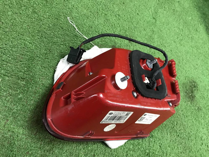 Фонарь левый внутренний Porsche Macan (2014-2018)