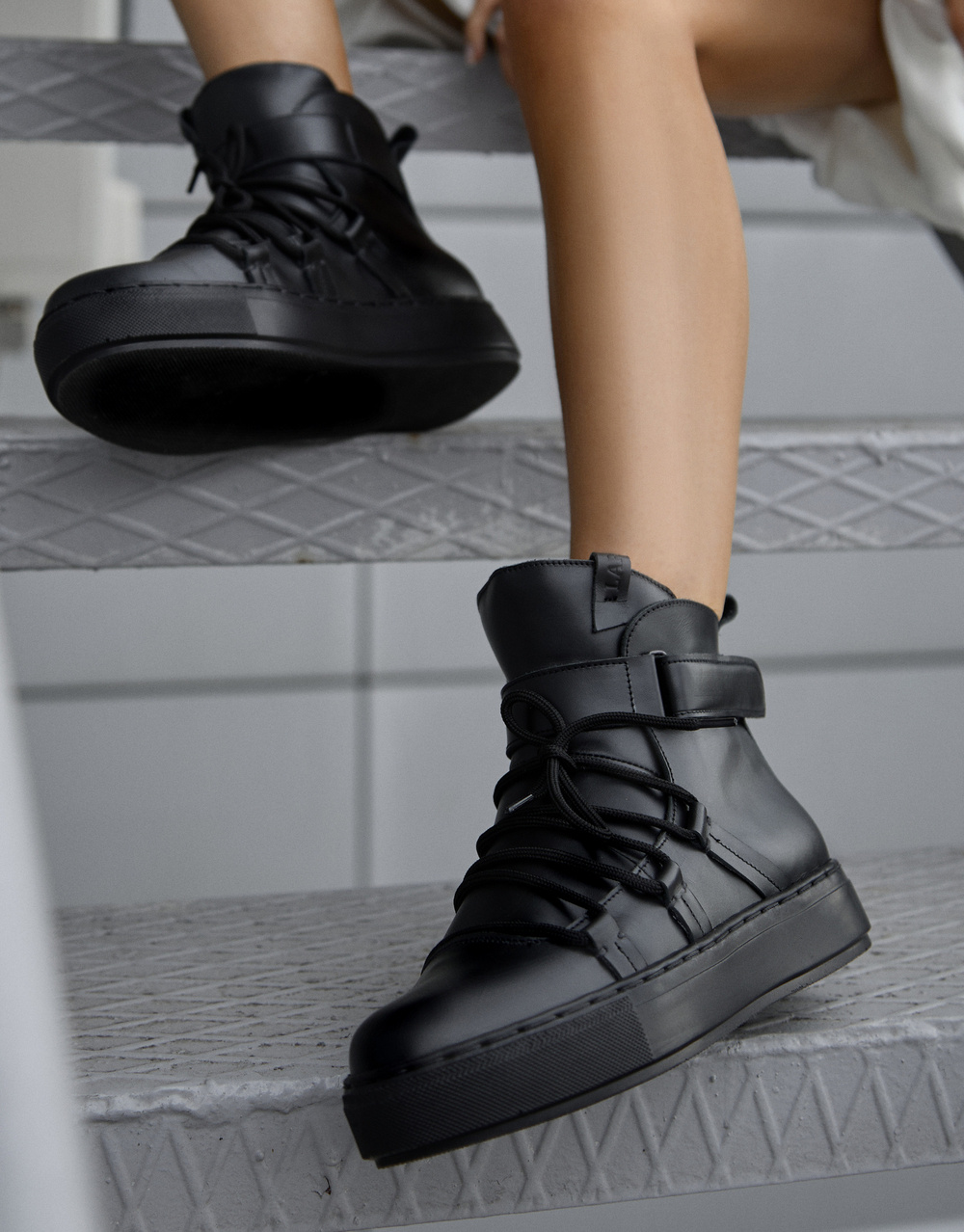 Женские ботинки, модель "Hlovi"