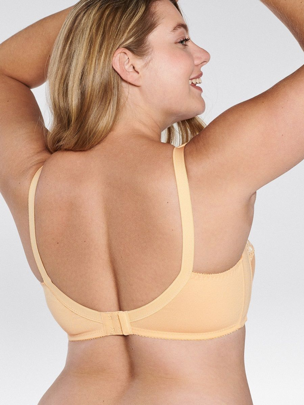 Бюстгальтер без косточек Non-Wired Soft Cup Bra (Размер: 75B) (Цвет: пудровый)