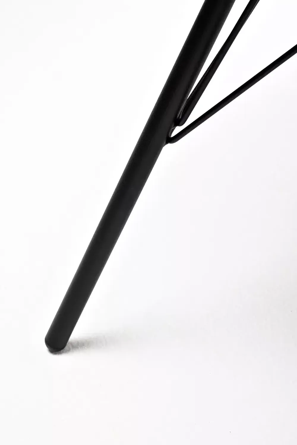 "Конте" интерьерный стол из HPL круглый Ø70см, цвет "серый гранит"