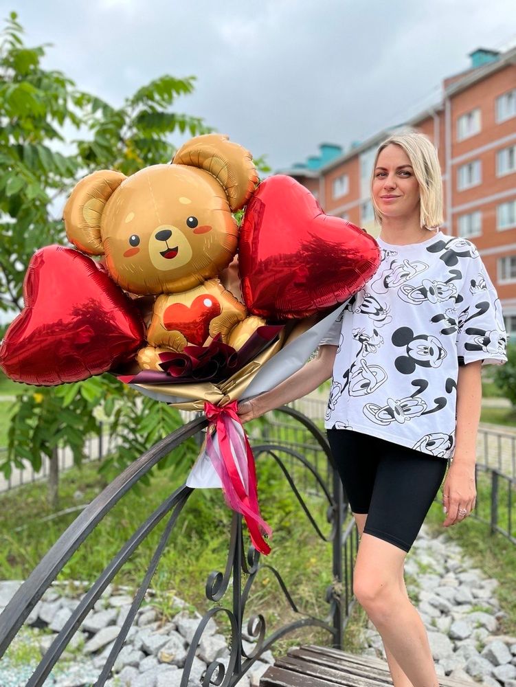 Букет из сердец с мишкой №3776