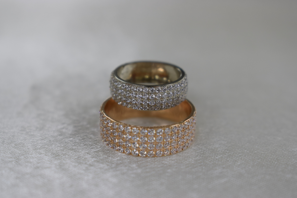 Обручальная пара в двухцветном золоте