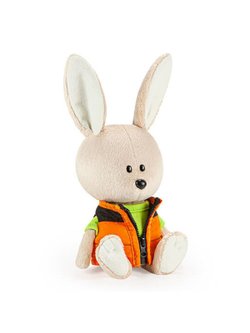 Мягкая игрушка Заяц Антоша в зеленой футболке и безрукавке 15 см