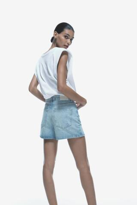 ZARA ФУТБОЛКА С V-ОБРАЗНЫМ ВЫРЕЗОМ И ПОДПЛЕЧНИКАМИ, БЕЛЫЙ