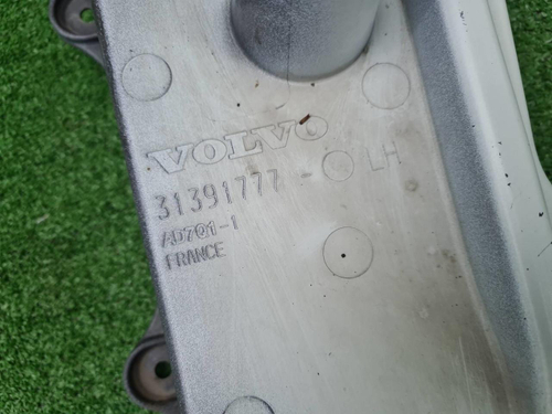 Кронштейн крыла левый Volvo XC90 2 (2014-н.в.)