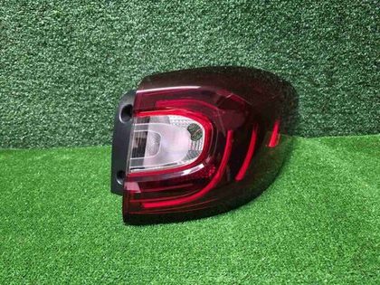 Фонарь правый внешний Renault Kaptur (2016-2022)