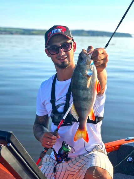 Тейл-спиннер Lucky John BASARA TAIL SPIN 08.0г 002 в блистере