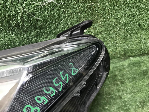 Фара левая Toyota Rav 4 CA40 (2015-2019) LED
