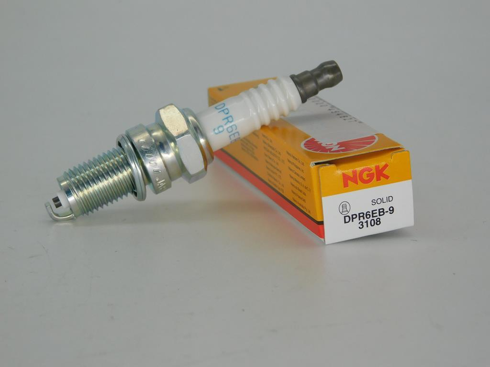 Свеча зажигания NGK DPR6EB-9 для лодочного мотора, Япония