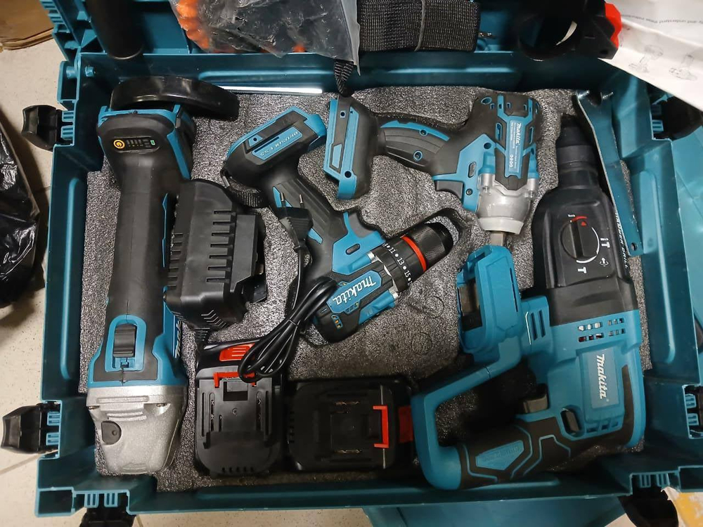 Набор аккумуляторного инструмента Makita 4 в 1