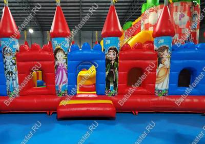 Коммерческий надувной батут "Яркое средневековье" 10*7*4 м