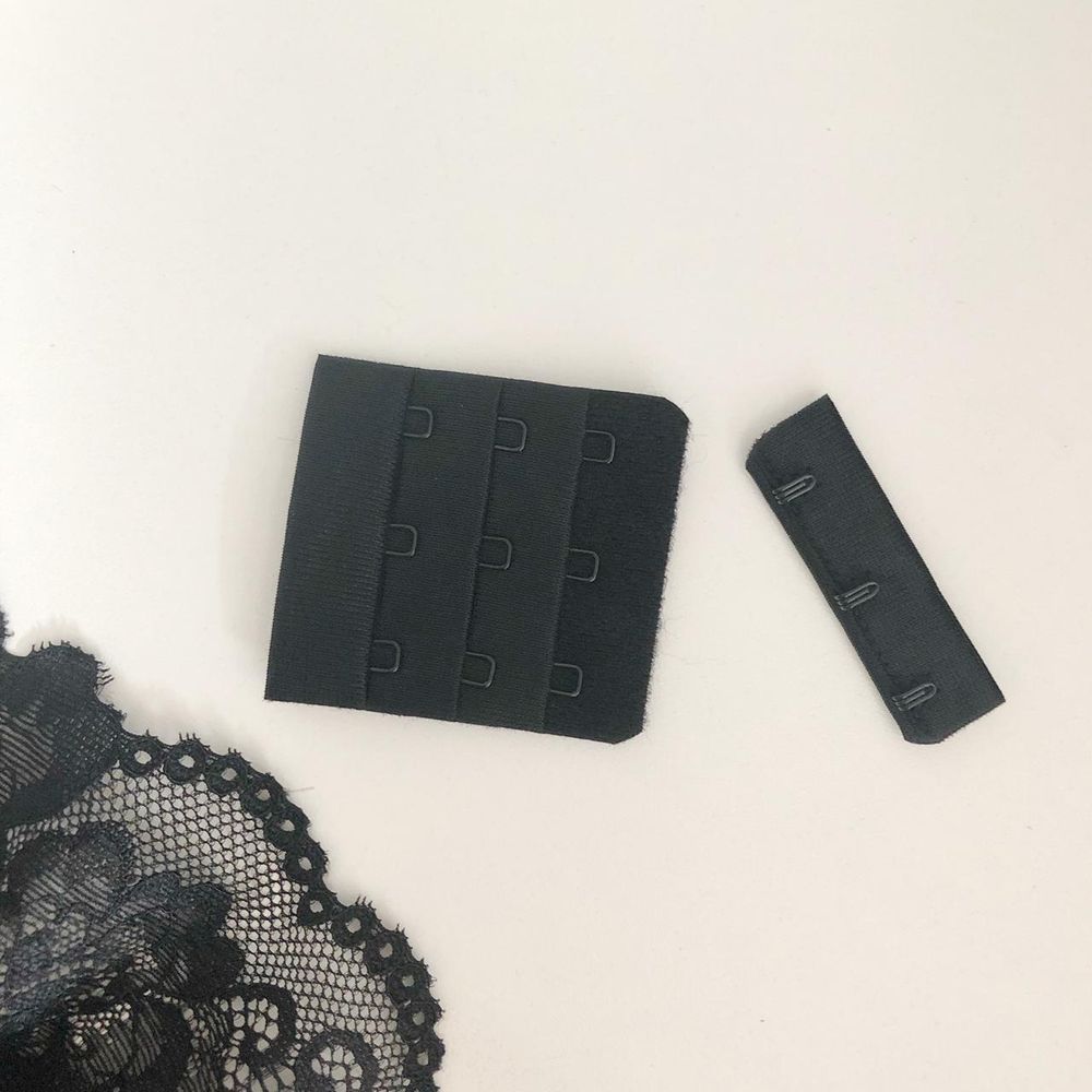 Застёжка чёрная на 3 крючка