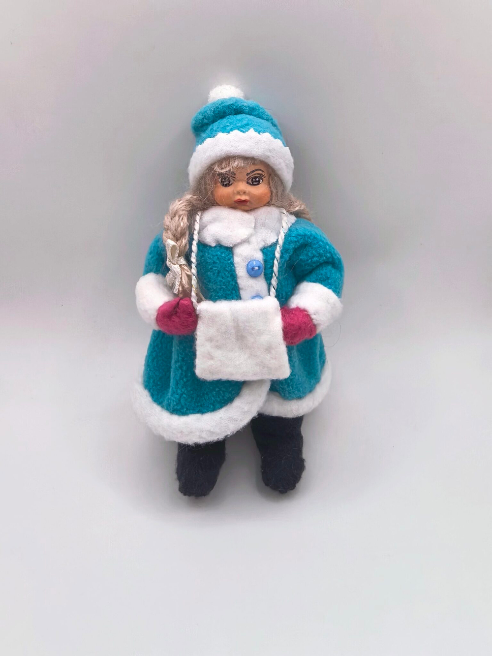 Новогодняя игрушка "Снегурка"