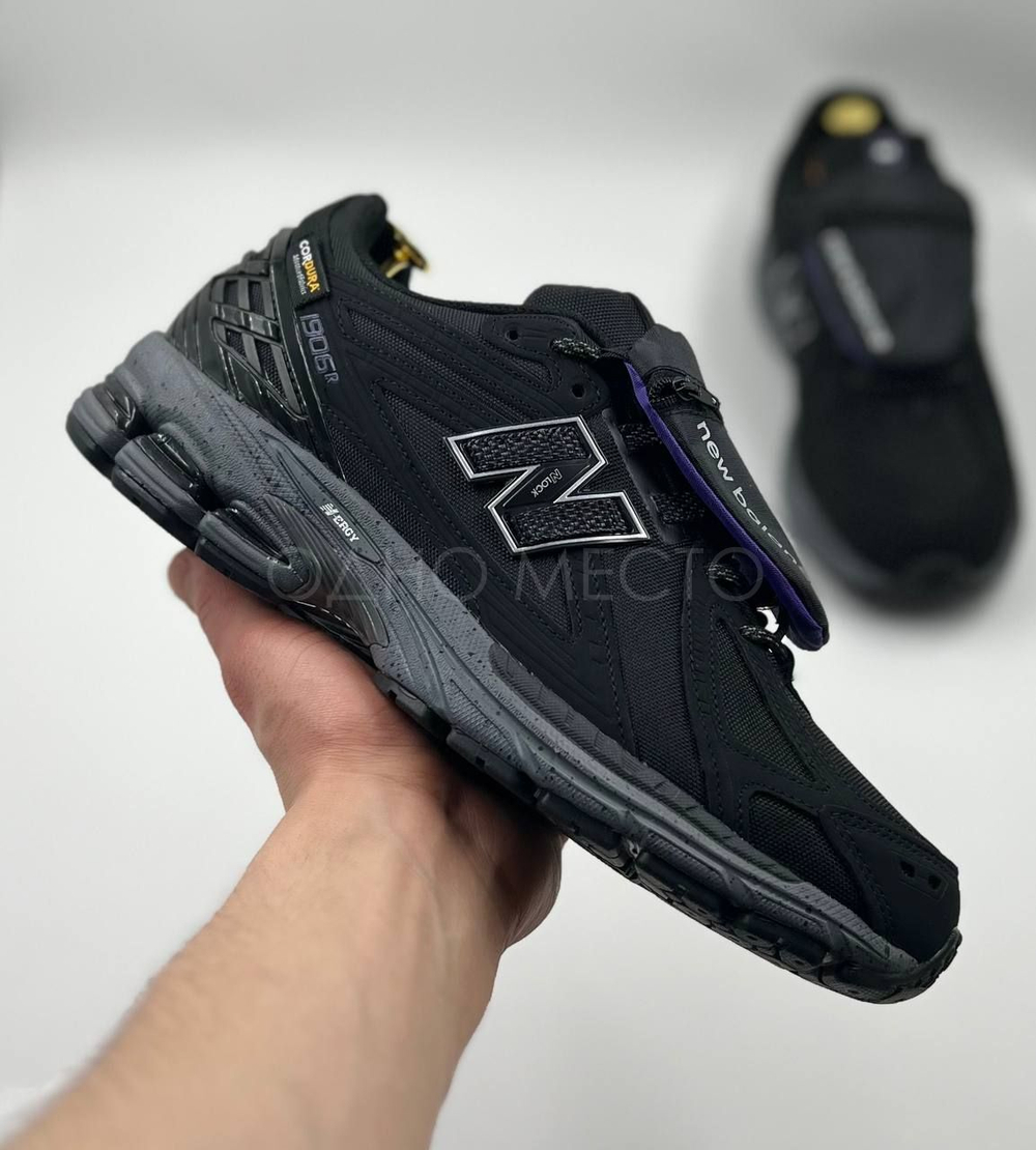 New Balance 2002R
