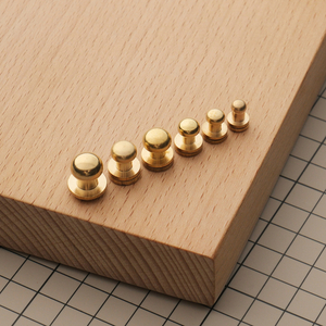 Кобурная кнопка латунная на винте