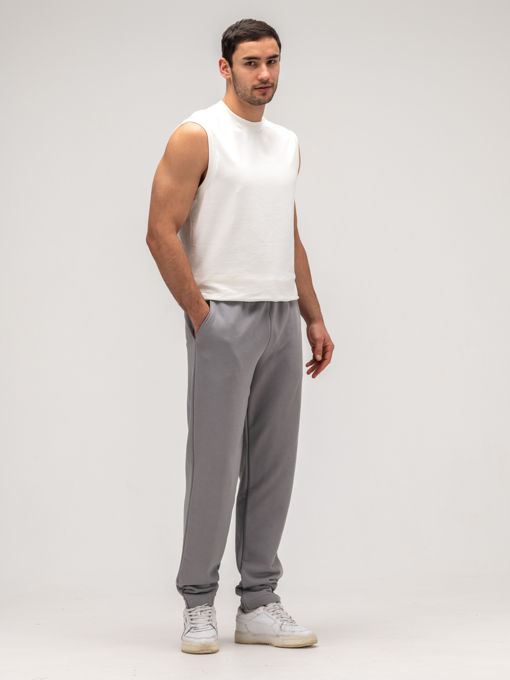 Брюки спортивные прямые теплые. Грей