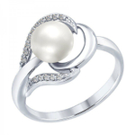 Кольцо из серебра 925 с жемчужиной и фианитами. Размер 18.