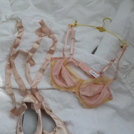 Кружево эластичное желтое/персик 20 см, Китай