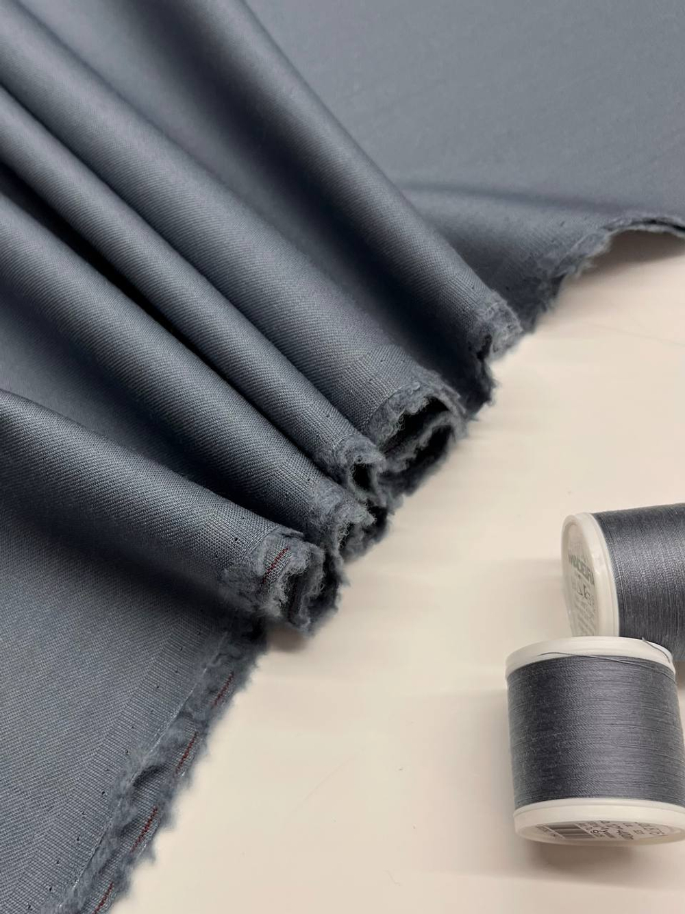 Шерсть костюмно-плательная серая